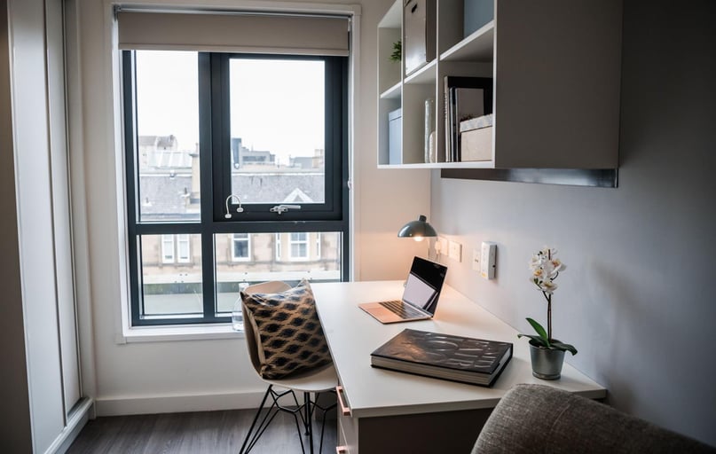 McDonald Road, Cannonmills, Edinburgh - Image 1